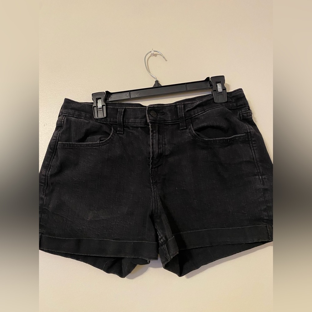 Black Old Navy Jean Shorts!